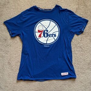 MITCHELL & NESS 76ERS MEN’S T-SHIRT XXL